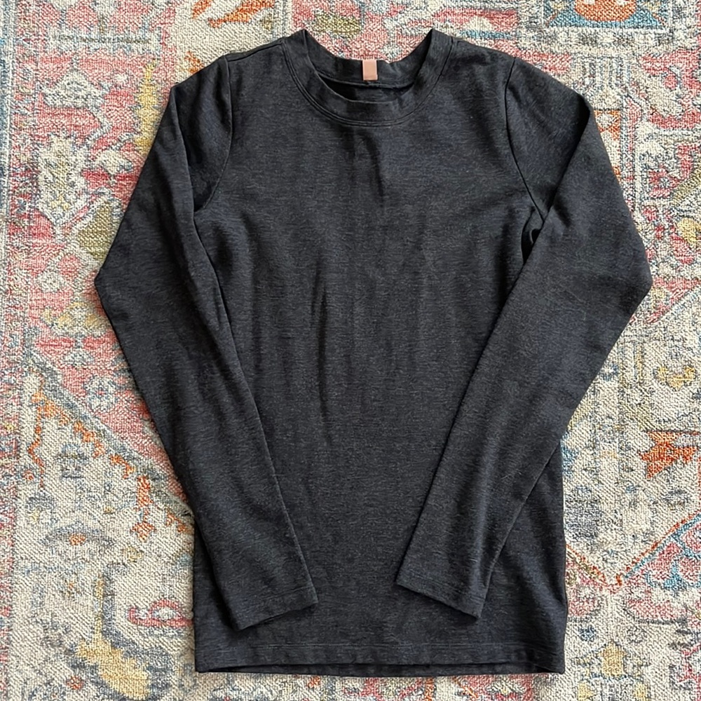 Lunya Restore Base Layer T-shirt small - (still) never worn